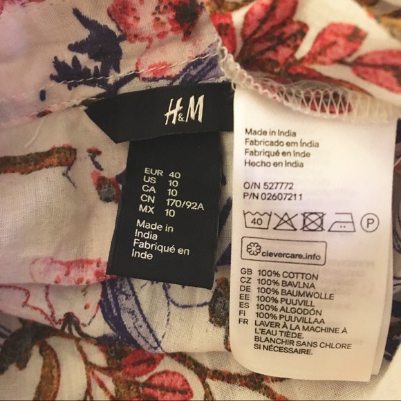 H&M Floral Button Up 🌷🌸🥀🌺 - Picture 2 of 5